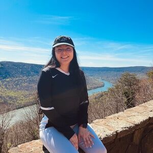 Meet your Posher, Yesenia